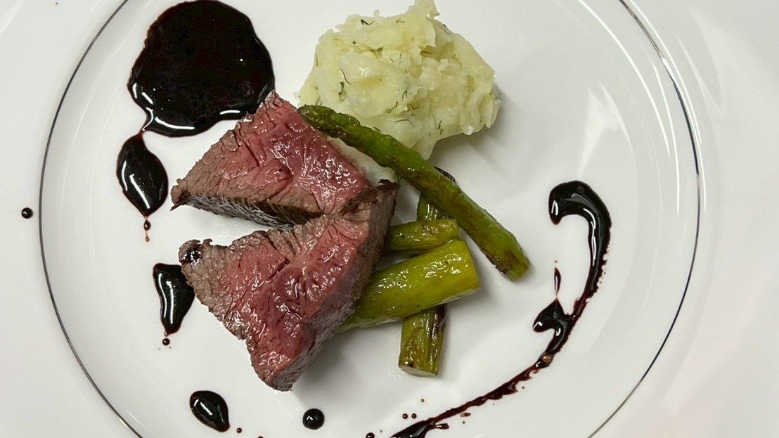 牛肉のメイン料理